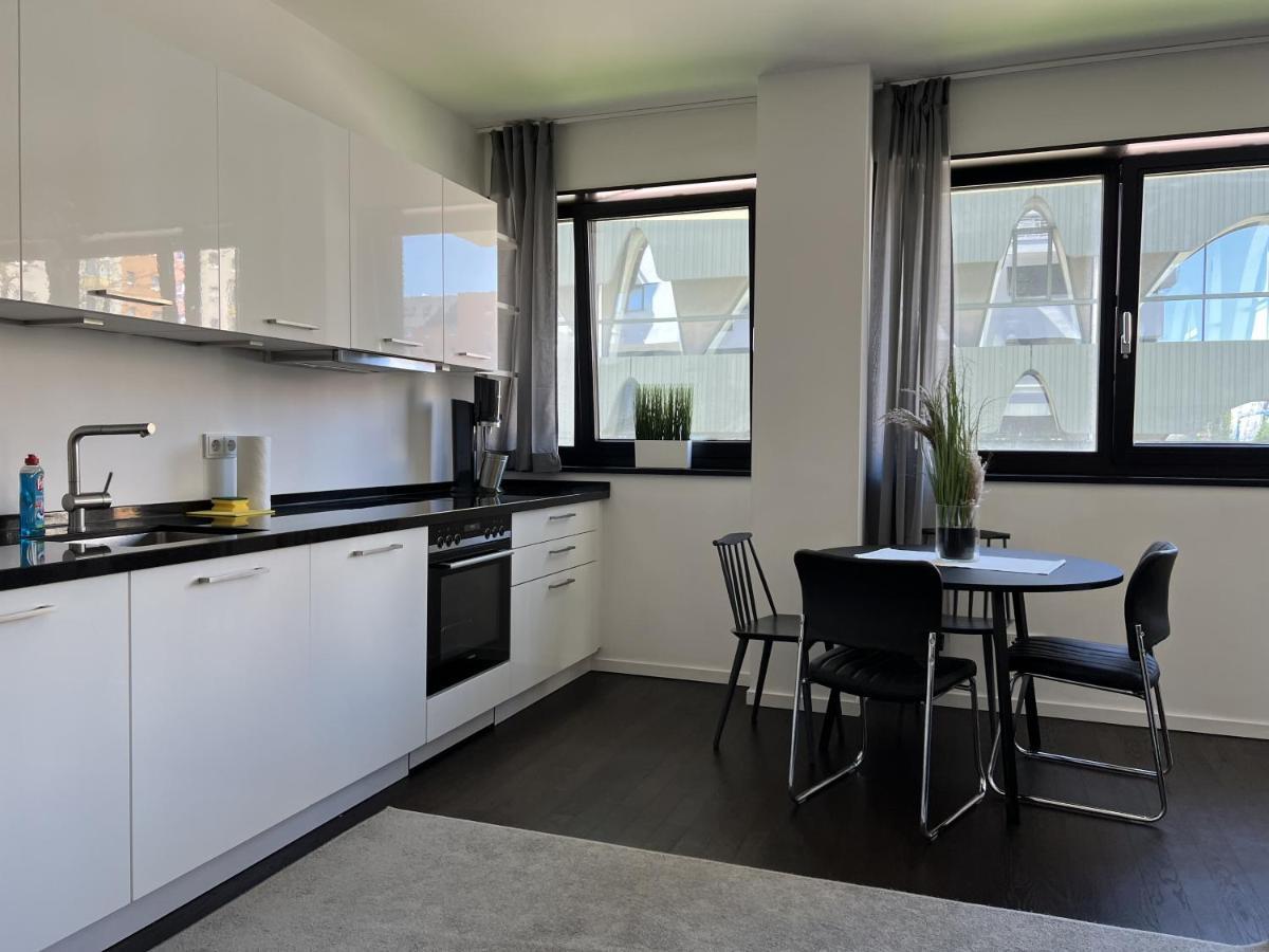 Luxury Waterfront Apartment Berlin Bagian luar foto
