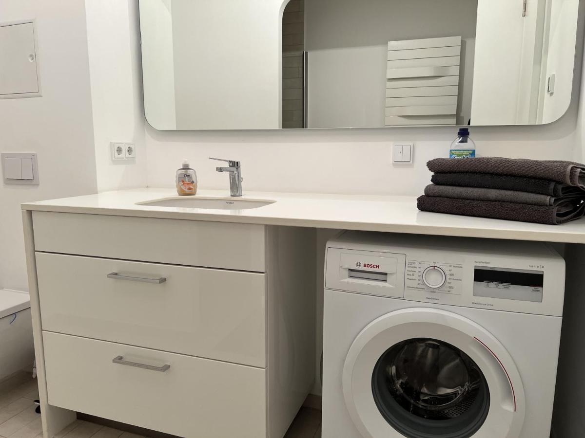 Luxury Waterfront Apartment Berlin Bagian luar foto