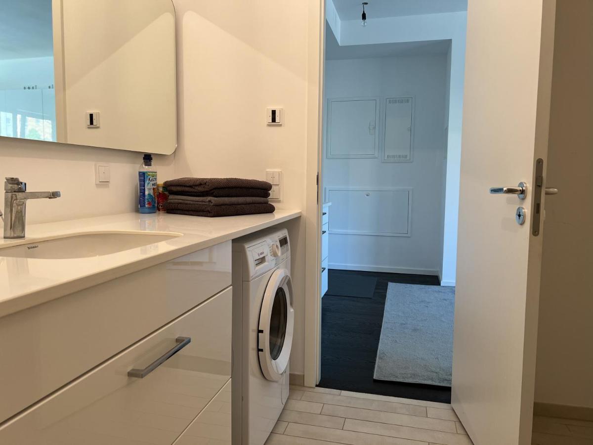 Luxury Waterfront Apartment Berlin Bagian luar foto