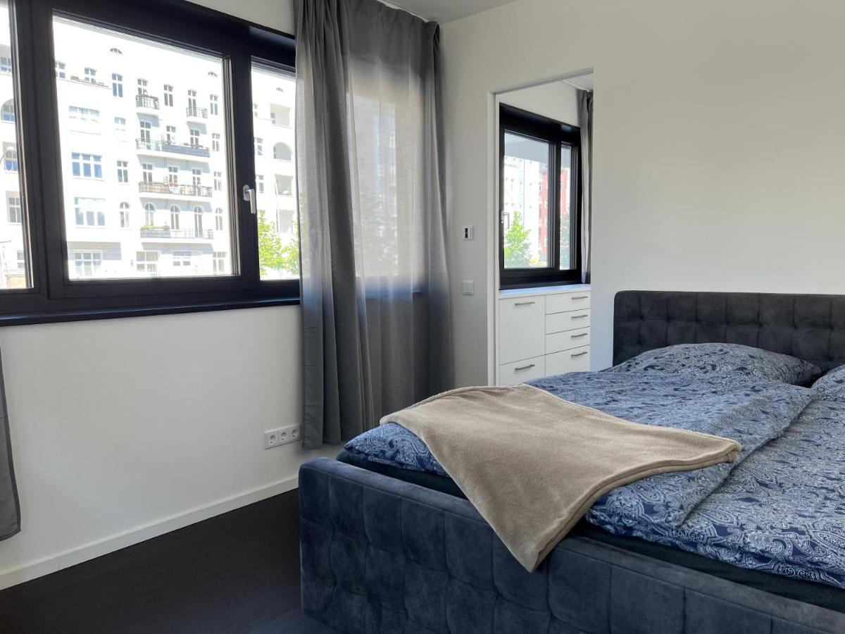Luxury Waterfront Apartment Berlin Bagian luar foto