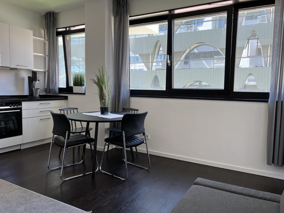 Luxury Waterfront Apartment Berlin Bagian luar foto