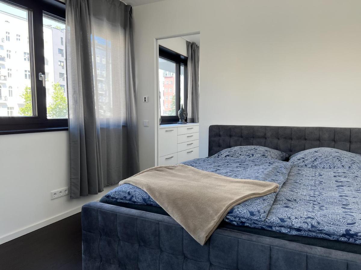 Luxury Waterfront Apartment Berlin Bagian luar foto